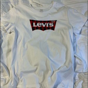 Women’s short sleeve Levi’s tee